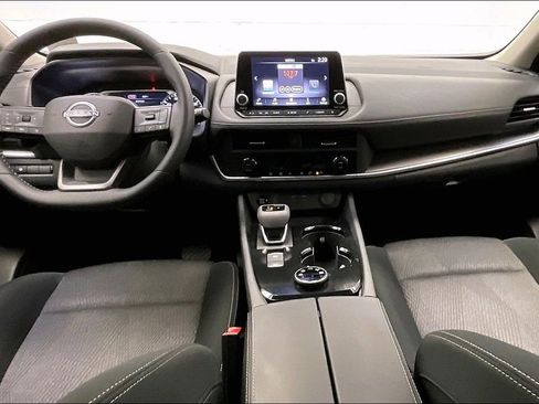 Certified 2026 Nissan Rogue SV image 14