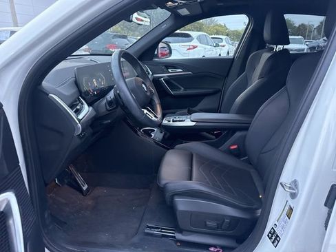 Used 2025 BMW X2 xDrive28i image 6