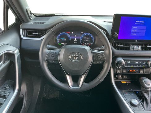Used 2023 Toyota RAV4 XSE AWD/4WD image 12