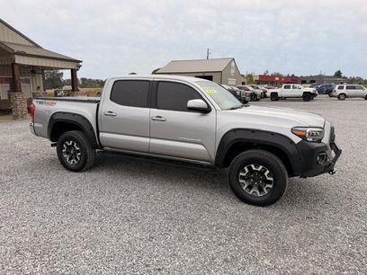 Used 2017 Toyota Tacoma TRD Off-Road w/ Tow Package (A/T)