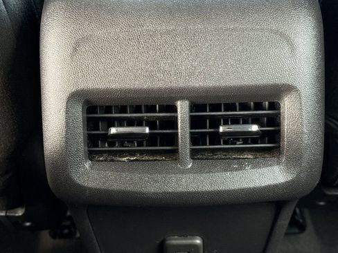 Used 2024 GMC Terrain SLE image 19