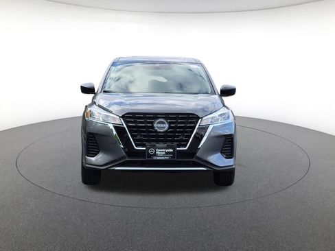 Used 2025 Nissan Kicks Play S FWD image 2