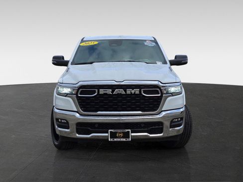 Used 2025 RAM 1500 Big Horn AWD/4WD image 3