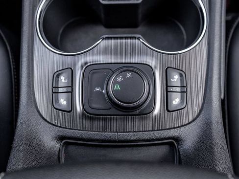 Used 2023 GMC Acadia SLT FWD image 27