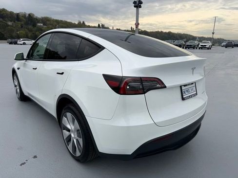 Used 2024 Tesla Model Y Long Range image 5