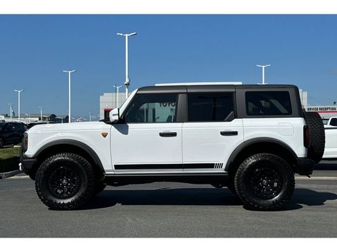 Used 2024 Ford Bronco Badlands image 7