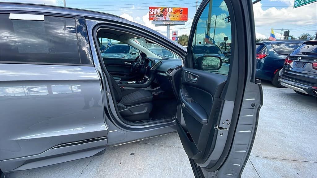 Used 2024 Ford Edge SE w/ Black Appearance Package AWD/4WD image 9