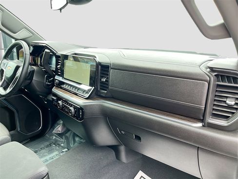 Used 2024 Chevrolet Silverado 2500 LT image 27