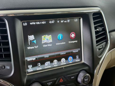 Used 2017 Jeep Grand Cherokee Limited w/ Luxury Group II RWD image 22