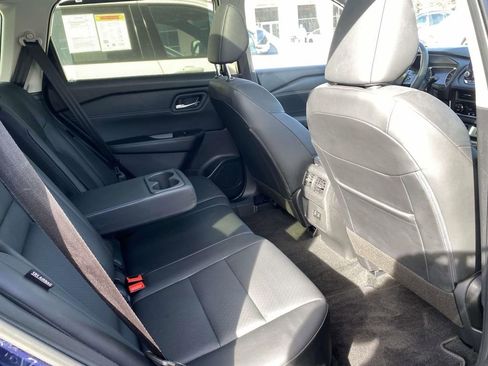 Used 2025 Nissan Rogue SV w/ SV Premium Package image 20