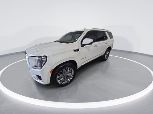 Used 2021 GMC Yukon Denali w/ Denali Premium Package image 4
