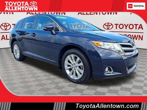 Used 2015 Toyota Venza LE AWD/4WD image 1