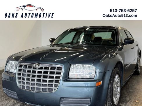 Used 2005 Chrysler 300 RWD image 1