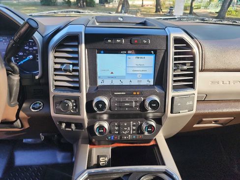Used 2019 Ford F250 King Ranch w/ Chrome Package image 26