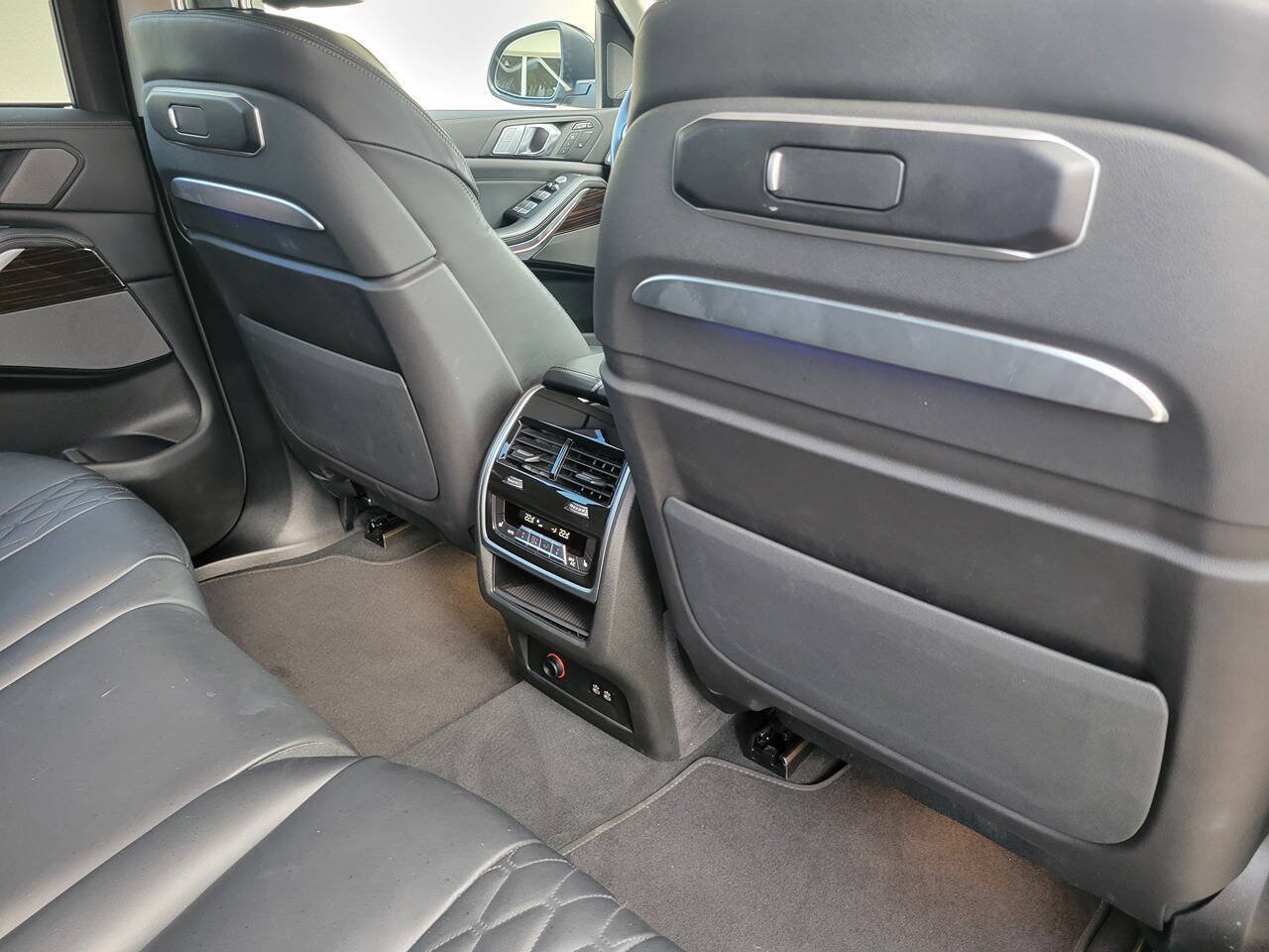 Used 2026 BMW X7 xDrive40i AWD/4WD image 11