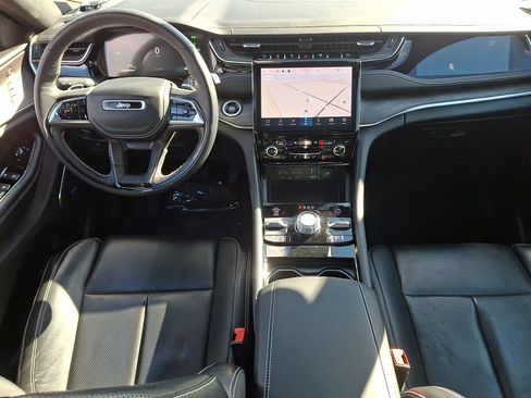 Used 2022 Jeep Grand Cherokee Overland w/ Advanced Protech Group III image 15