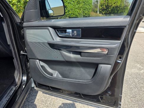 Used 2013 Land Rover Range Rover Sport HSE AWD/4WD image 35