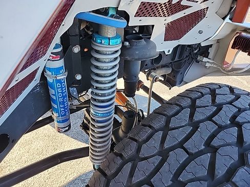 Used 2018 Jeep Wrangler Unlimited Sahara w/ Dual Top Group image 14