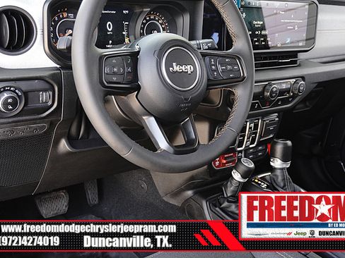 Used 2024 Jeep Gladiator Sport AWD/4WD image 28