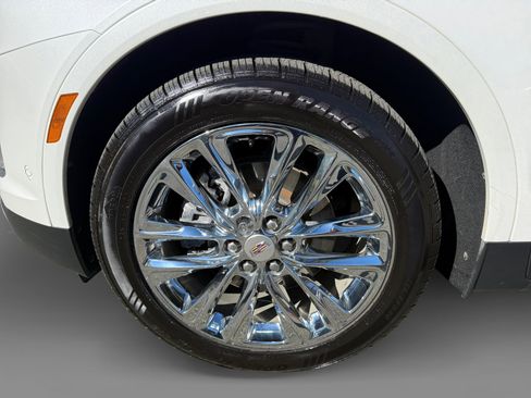 Used 2022 Cadillac XT5 Premium Luxury w/ Platinum Package image 9