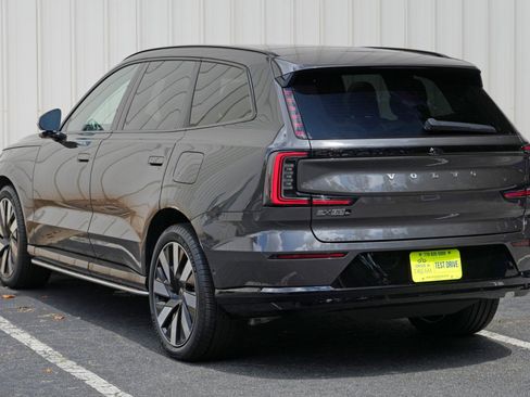 Used 2025 Volvo EX90 Ultra AWD/4WD image 50
