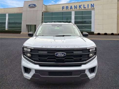 New 2025 Ford Expedition Active image 2