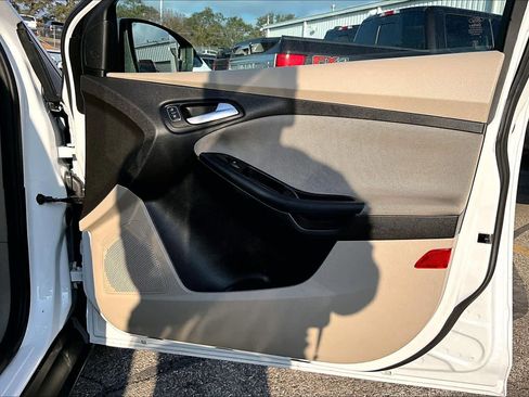 Used 2016 Ford Focus SE image 22