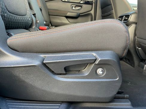 Certified 2025 Honda Pilot Sport image 34