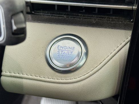 Used 2024 Lincoln Nautilus Premier image 20