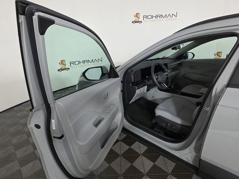 Used 2025 Hyundai Kona SEL AWD/4WD image 17