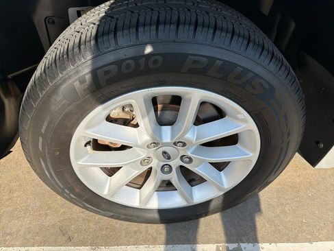 Used 2017 Ford Flex SE FWD image 38