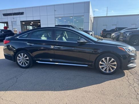 Used 2016 Hyundai Sonata Sport w/ Option Group 02 image 2