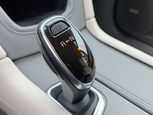 Used 2017 Cadillac XT5 Premium Luxury w/ Driver Assist Package image 17