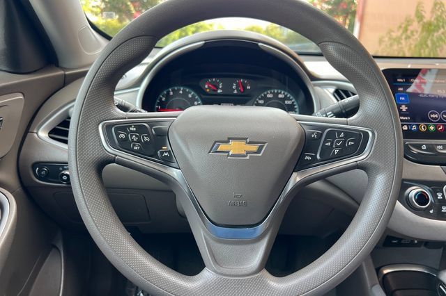 Used 2025 Chevrolet Malibu LT FWD image 25