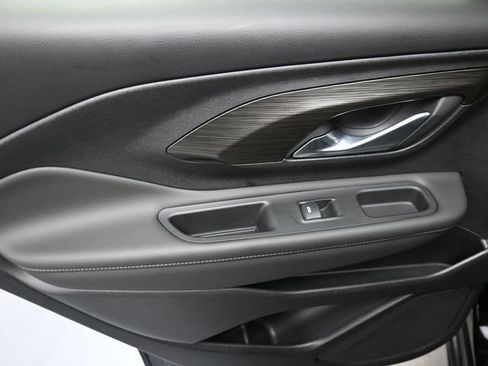 Used 2022 GMC Terrain SLT w/ Infotainment Package II image 19