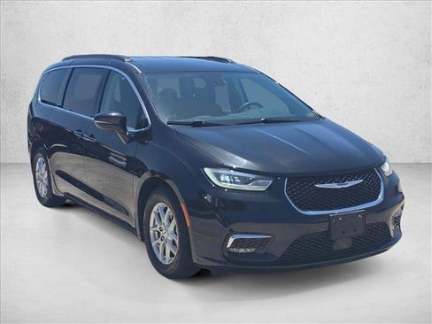Used 2022 Chrysler Pacifica Touring-L FWD image 3