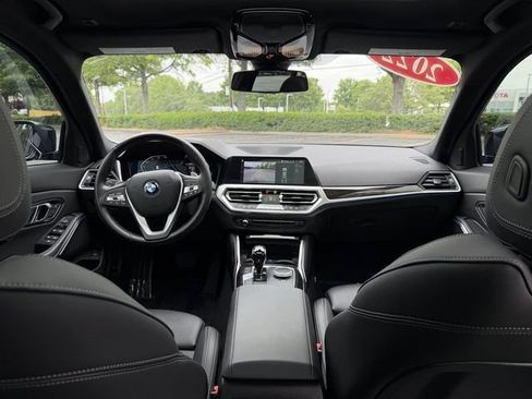 Used 2022 BMW 330i Sedan w/ Driving Assistance Package RWD image 41