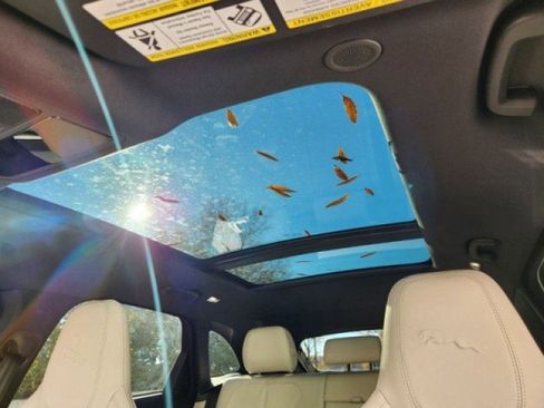 New 2024 Jaguar F-PACE R-Dynamic S image 12