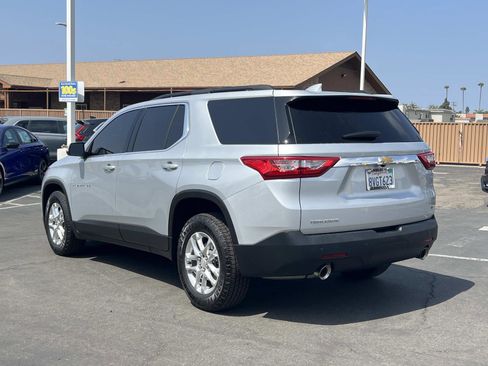 Used 2021 Chevrolet Traverse LT FWD image 3