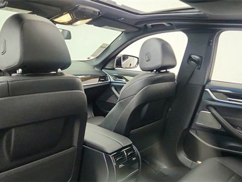 Used 2023 BMW 530e xDrive w/ Premium Package image 30