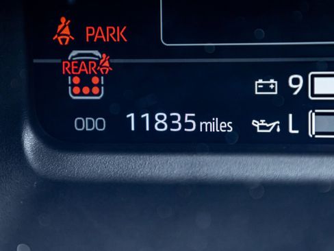 Used 2024 Toyota Sequoia Platinum image 21