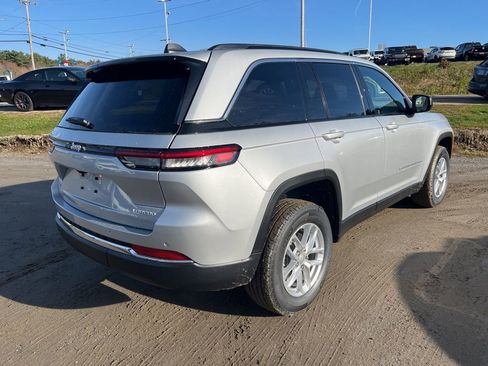 New 2025 Jeep Grand Cherokee Laredo X image 7