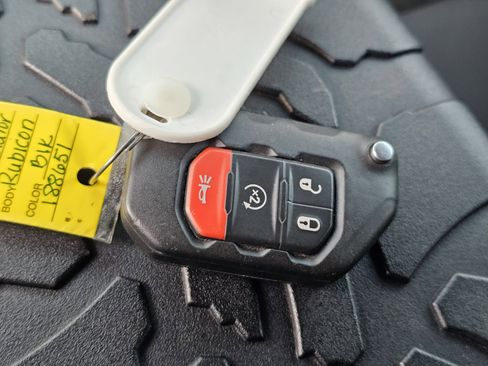 Used 2020 Jeep Gladiator Rubicon w/ Cold Weather Group image 30