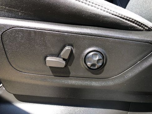Used 2021 RAM 1500 Big Horn AWD/4WD image 24