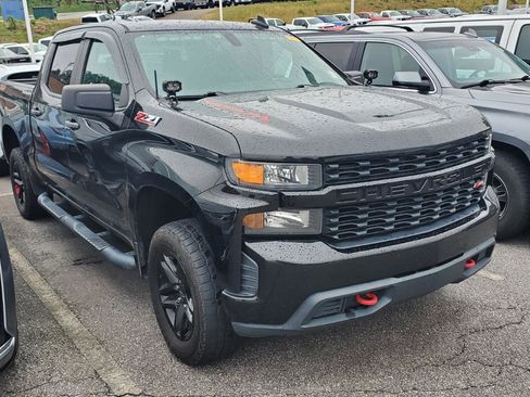 Used 2019 Chevrolet Silverado 1500 Custom Trail Boss w/ Custom Convenience Package AWD/4WD image 2