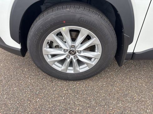 Certified 2026 Toyota Corolla Cross LE AWD/4WD image 11