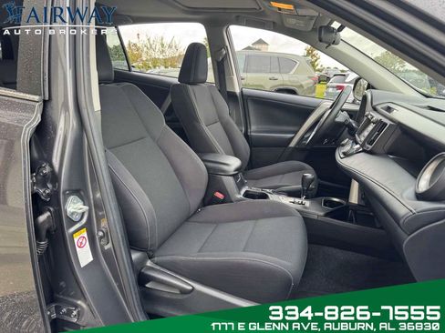 Used 2018 Toyota RAV4 XLE image 12