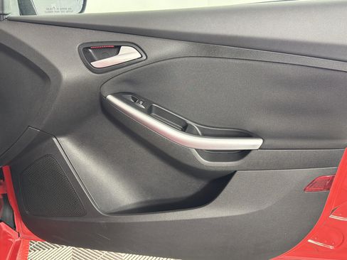 Used 2013 Ford Focus ST FWD image 35