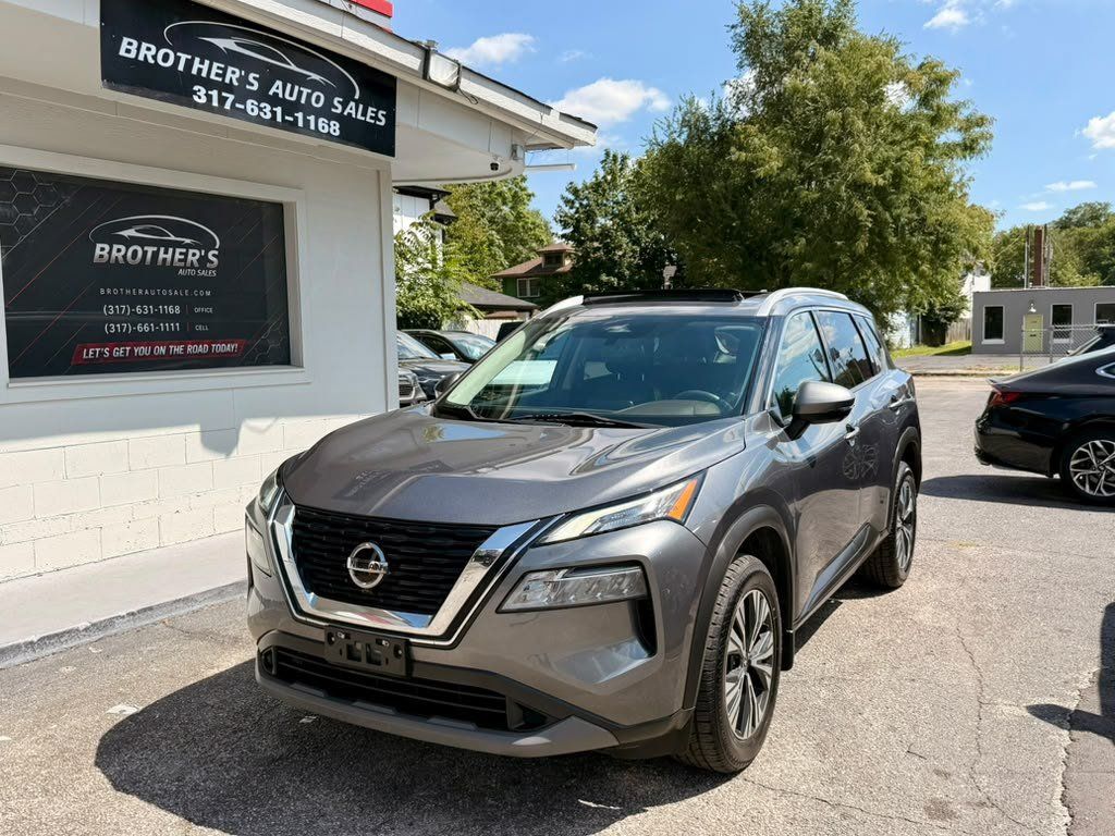 Used 2021 Nissan Rogue SV w/ Premium Package AWD/4WD image 3