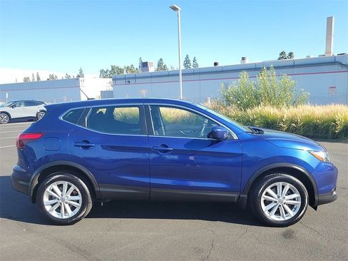 Used 2018 Nissan Rogue Sport S w/ S Appearance Package image 32